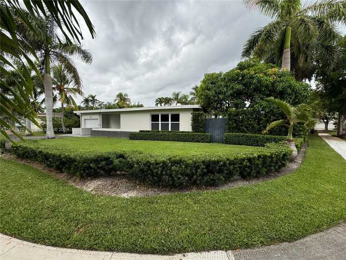 photo 1: 2075 S Hibiscus Dr, North Miami FL 33181