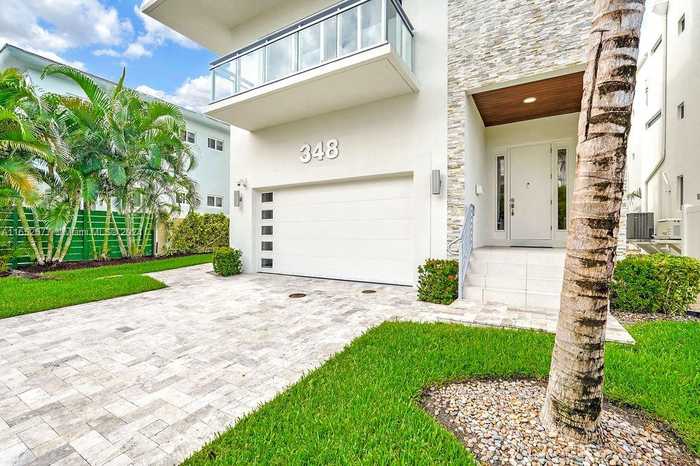 photo 2: 348 Desoto St, Hollywood FL 33019