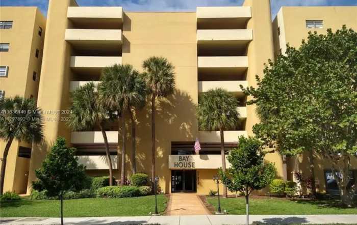 photo 2: Unit 507, Sunny Isles Beach FL 33160