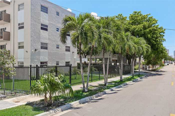 photo 2: 1337 NW 1st St Unit 2, Miami FL 33125