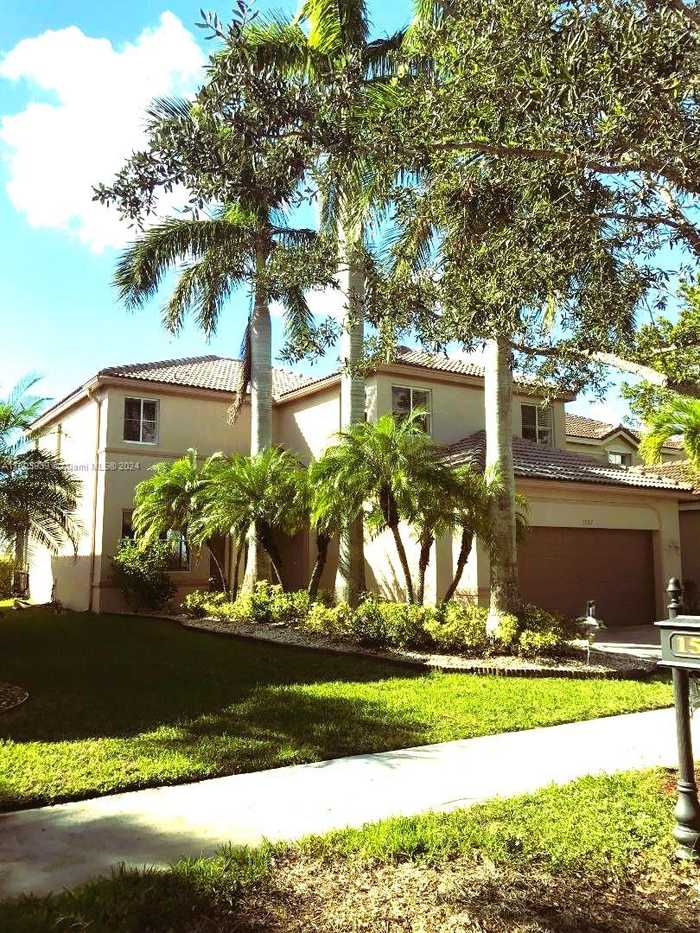 photo 2: 1587 Winterberry Ln, Weston FL 33327