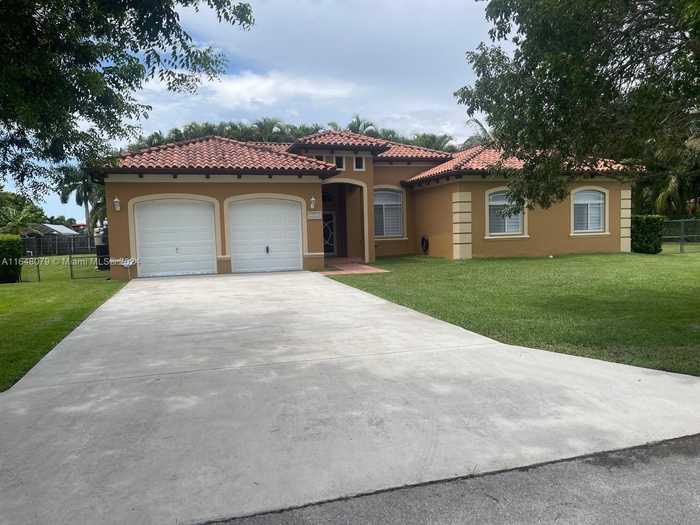 photo 1: 32050 SW 204th Ave, Homestead FL 33030