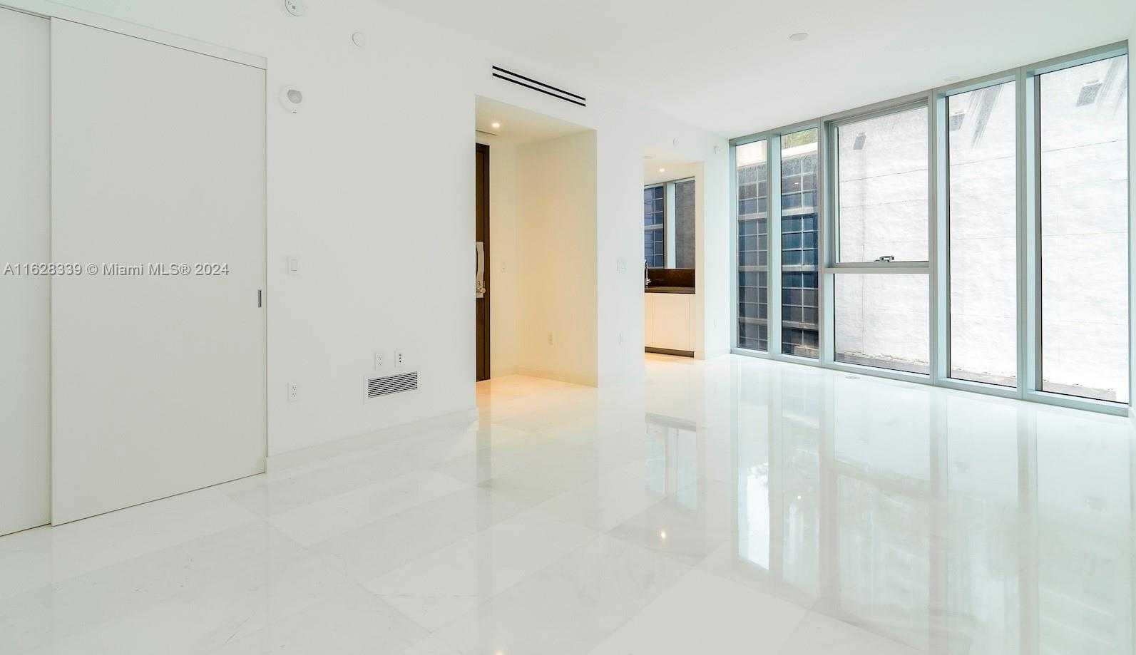 photo 1: 300 Biscayne Blvd Way Unit 805, Miami FL 33132