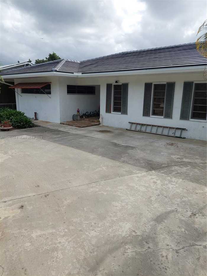 photo 1: 20900 SW 376th St, Homestead FL 33034