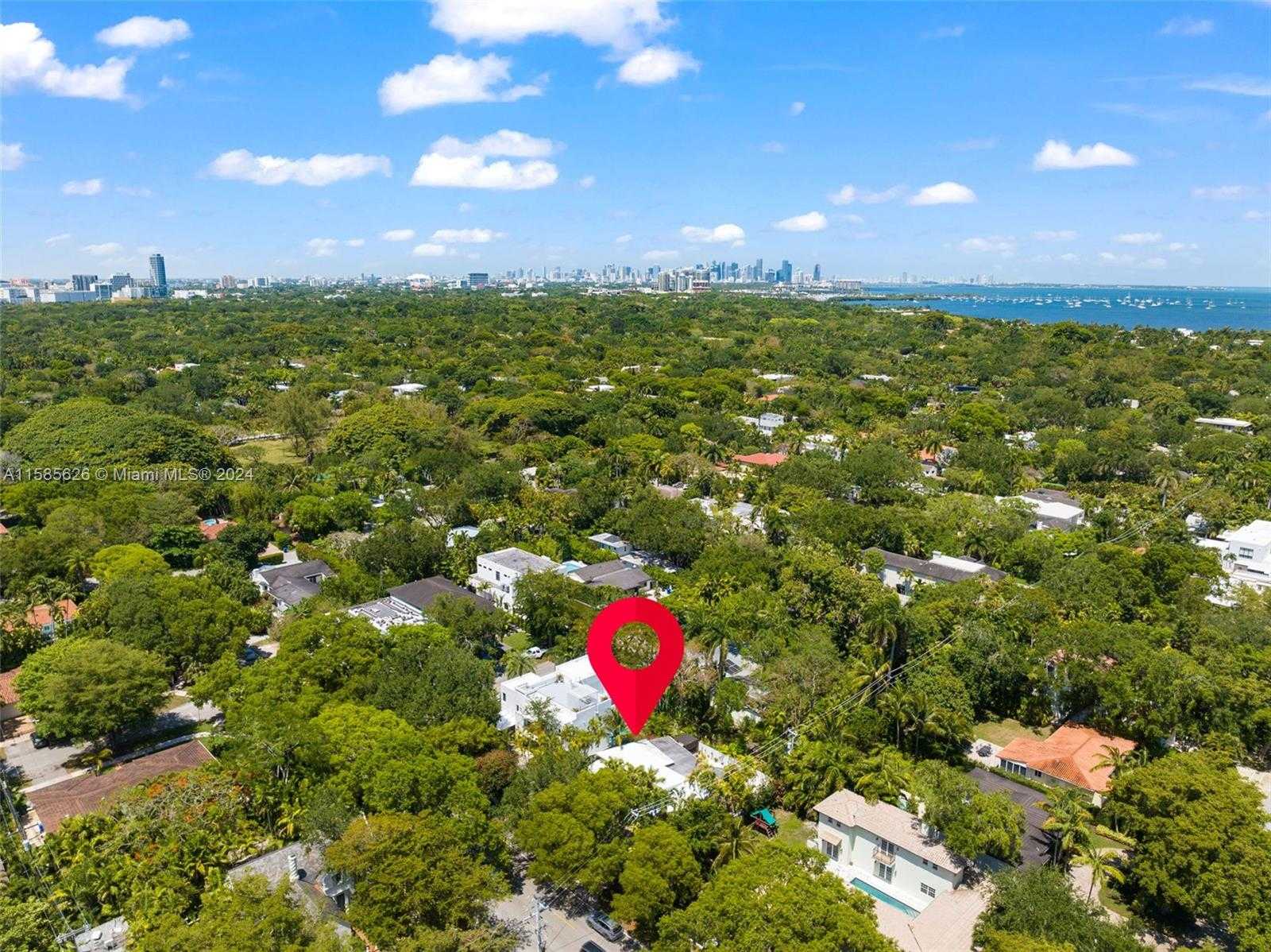 photo 3: 4441 S Le Jeune Rd, Coconut Grove FL 33146