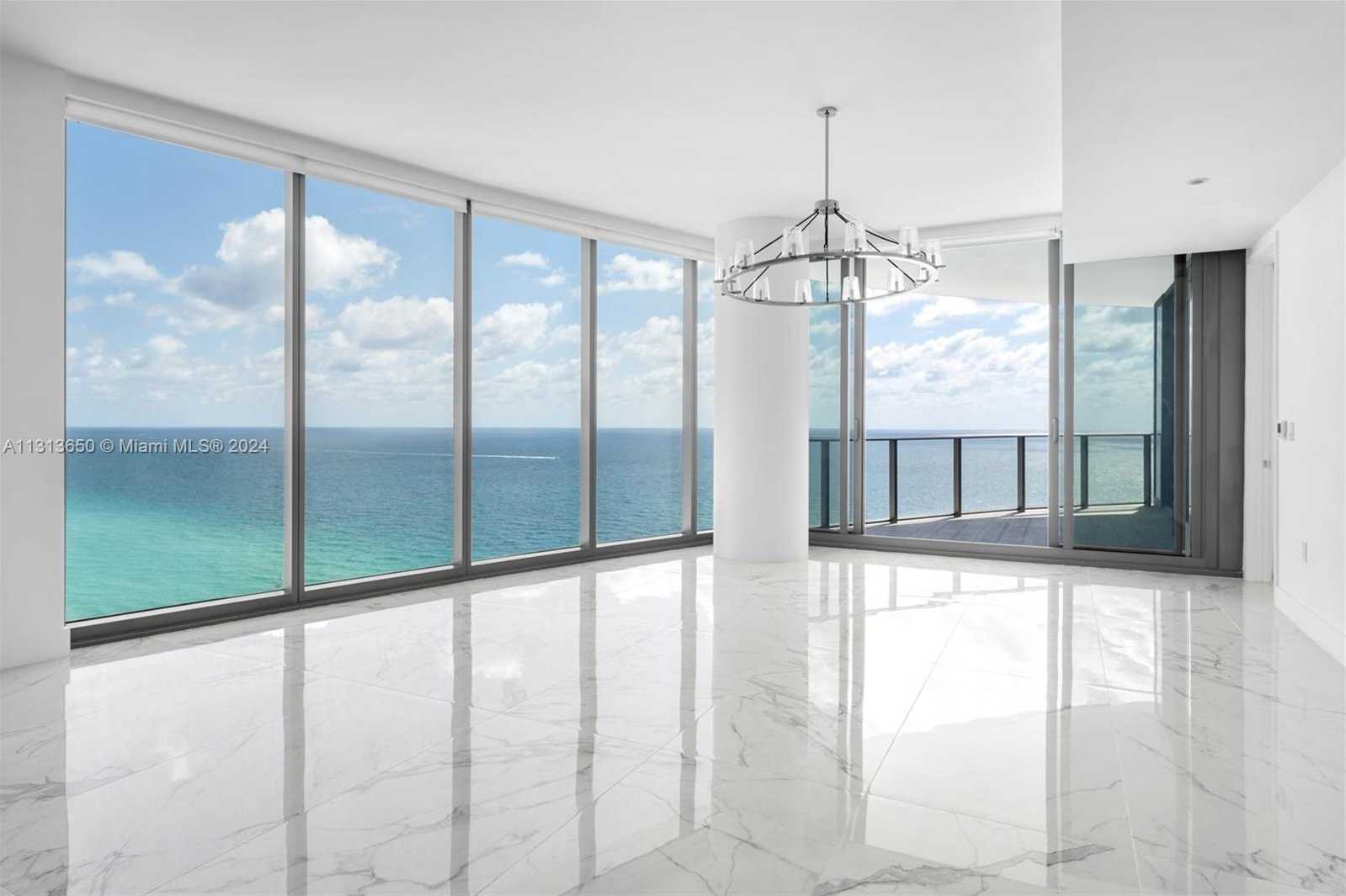 photo 2: 15701 Collins Ave Unit 2101, Sunny Isles Beach FL 33160