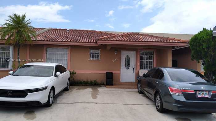 photo 1: 2293 W 74th Ter Unit 47A, Hialeah FL 33016