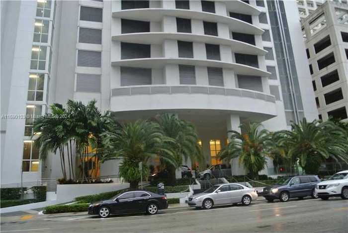 photo 1: Unit 3609, Miami FL 33131