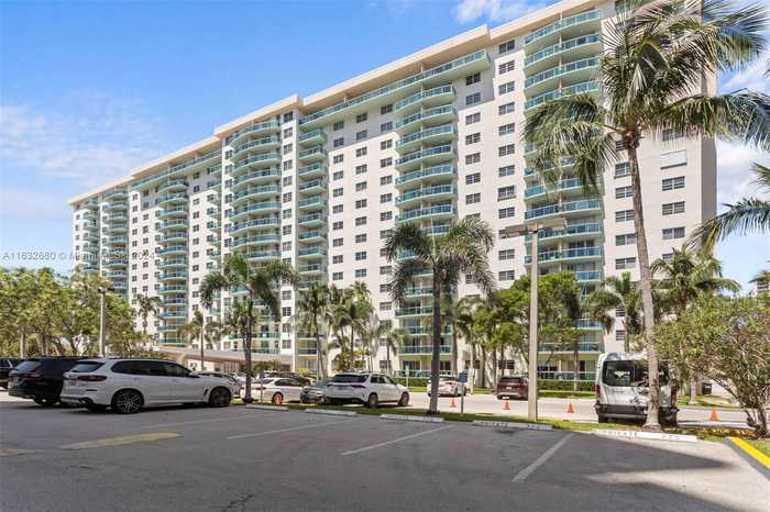 photo 18: 19390 Collins Ave Unit 1106, Sunny Isles Beach FL 33160