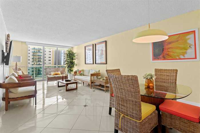 photo 2: 19390 Collins Ave Unit 1106, Sunny Isles Beach FL 33160