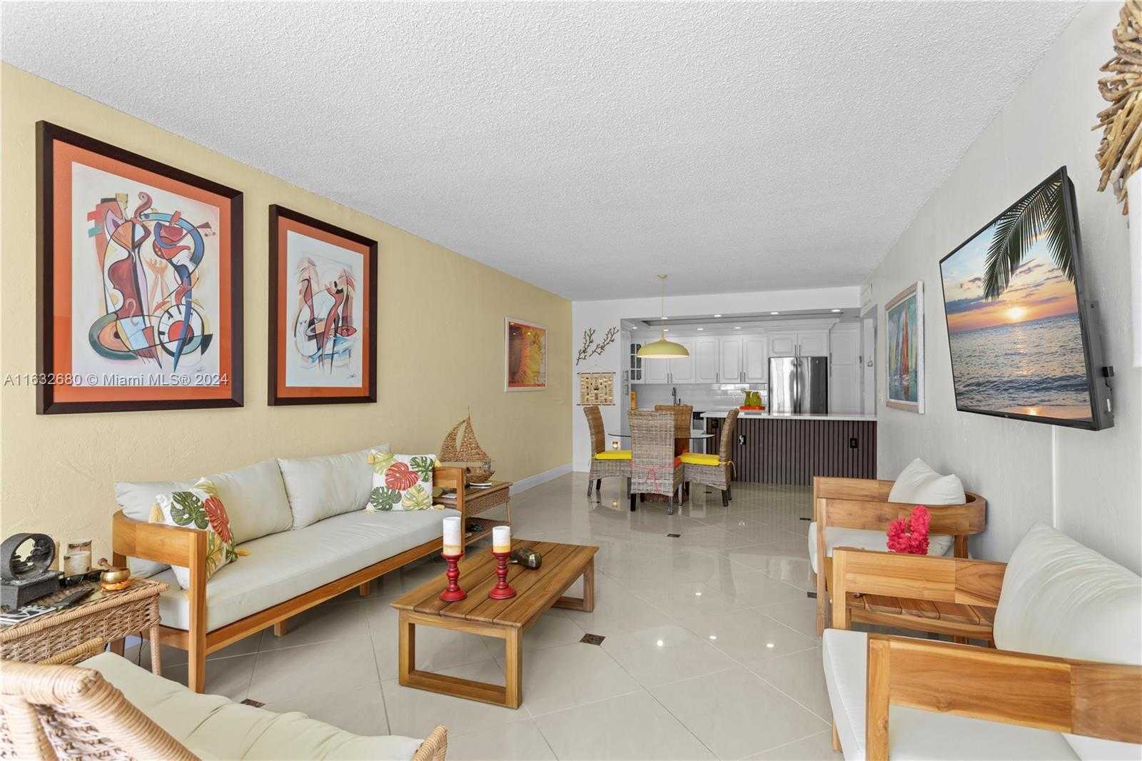 photo 3: 19390 Collins Ave Unit 1106, Sunny Isles Beach FL 33160