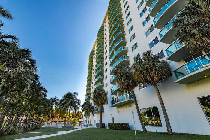 photo 1: 19380 Collins Ave Unit PH-15, Sunny Isles Beach FL 33160