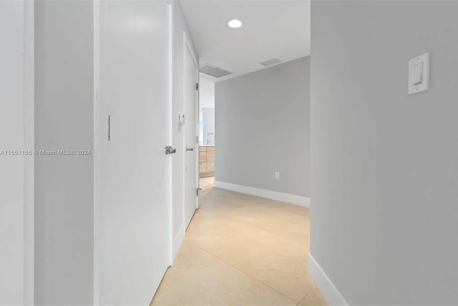 photo 3: 16385 Biscayne Blvd Unit 1921, North Miami Beach FL 33160