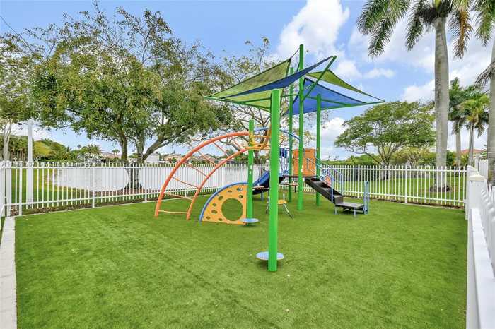 photo 51: 126 NW 152nd Ave, Pembroke Pines FL 33028