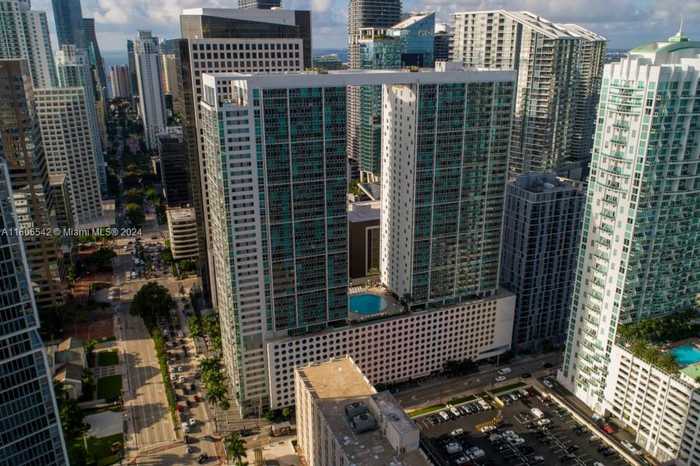 photo 1: 500 Brickell Ave Unit 3910, Miami FL 33131