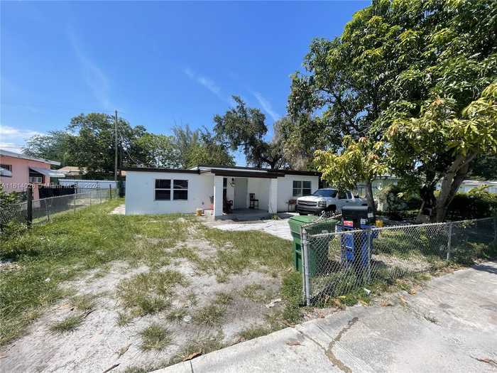 photo 1: 1869 NW 83rd St, Miami FL 33147