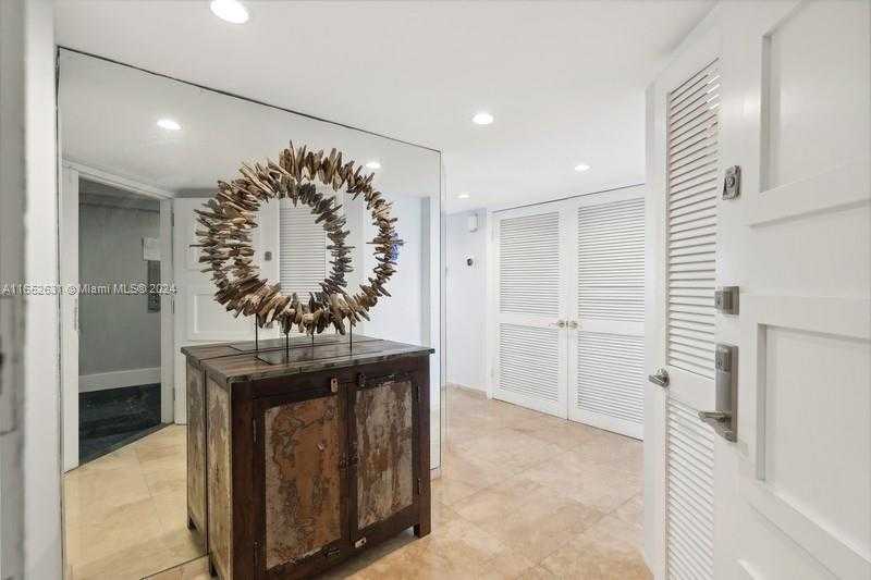 photo 3: 6423 Collins Ave Unit 1605, Miami Beach FL 33141