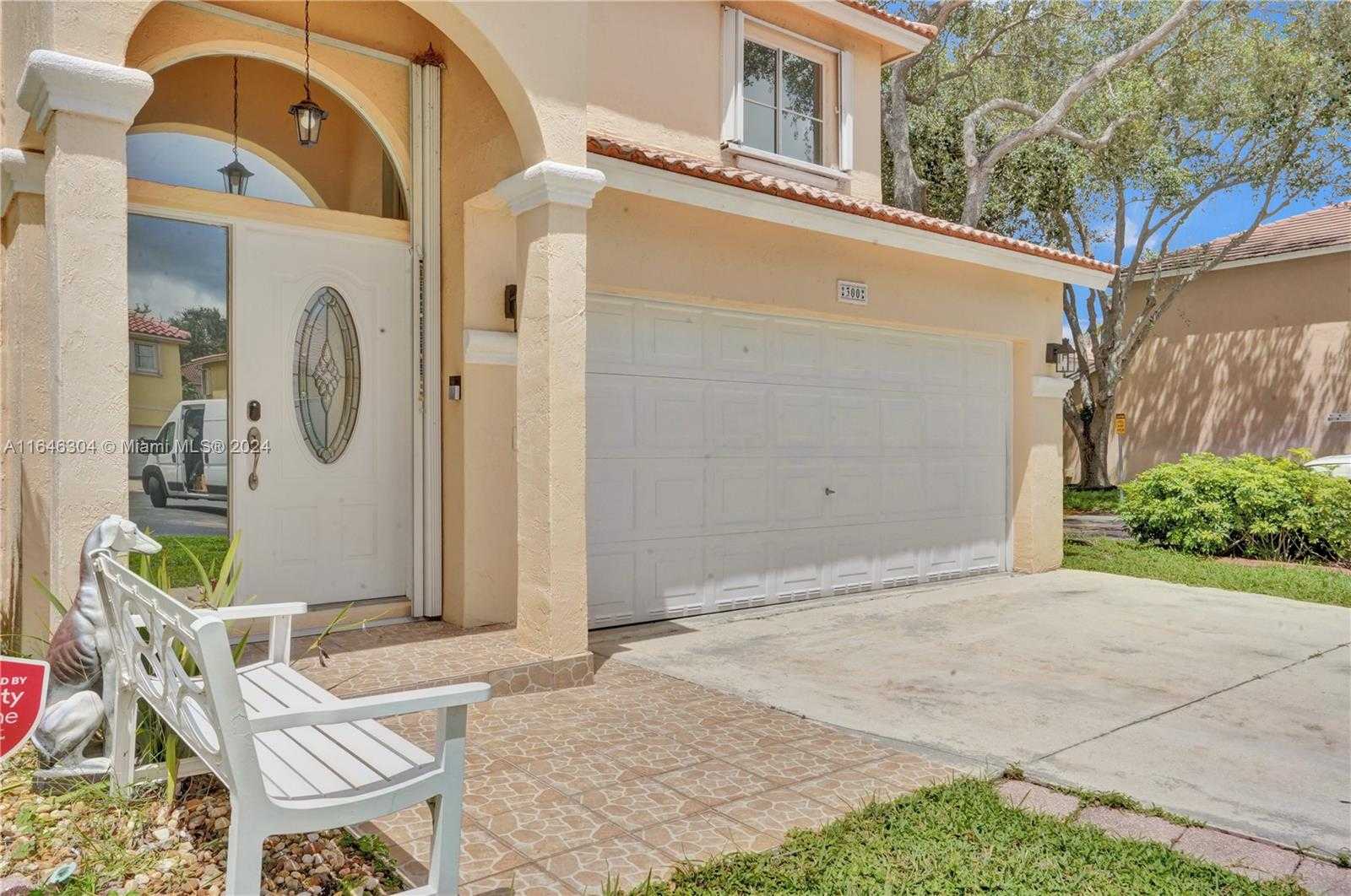 photo 3: 300 SW 99th Ter Unit 300, Pembroke Pines FL 33025