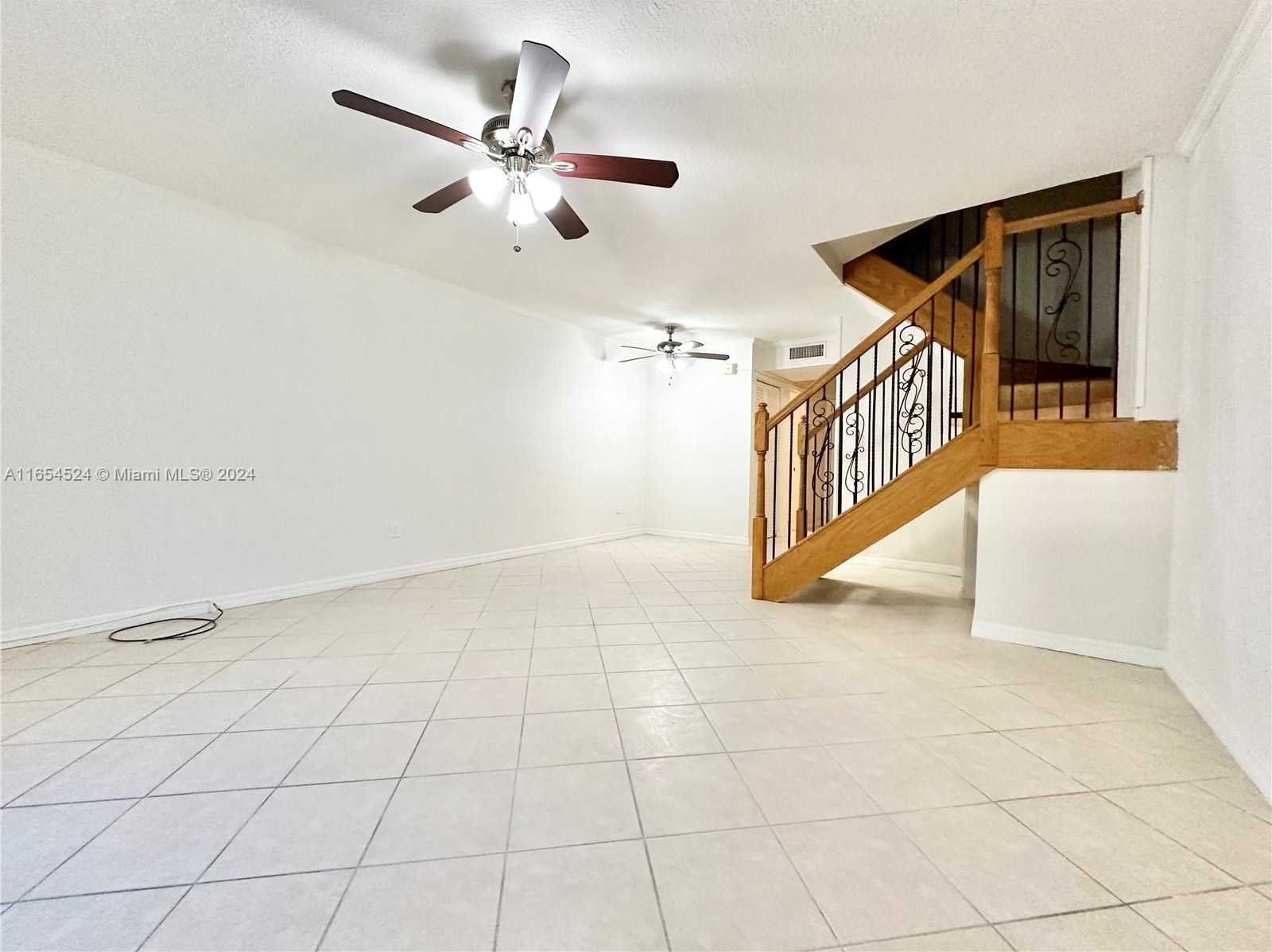 photo 1: 8650 SW 67th Ave Unit 1032, Pinecrest FL 33156