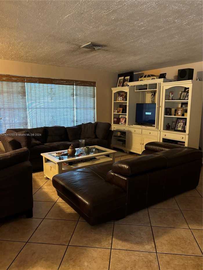 photo 2: undefined, Miami Gardens FL 33056