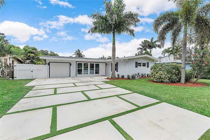 photo 1: 2460 Bimini Ln, Fort Lauderdale FL 33312