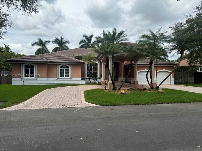 photo 2: 9453 SW 125th Ter, Miami FL 33176