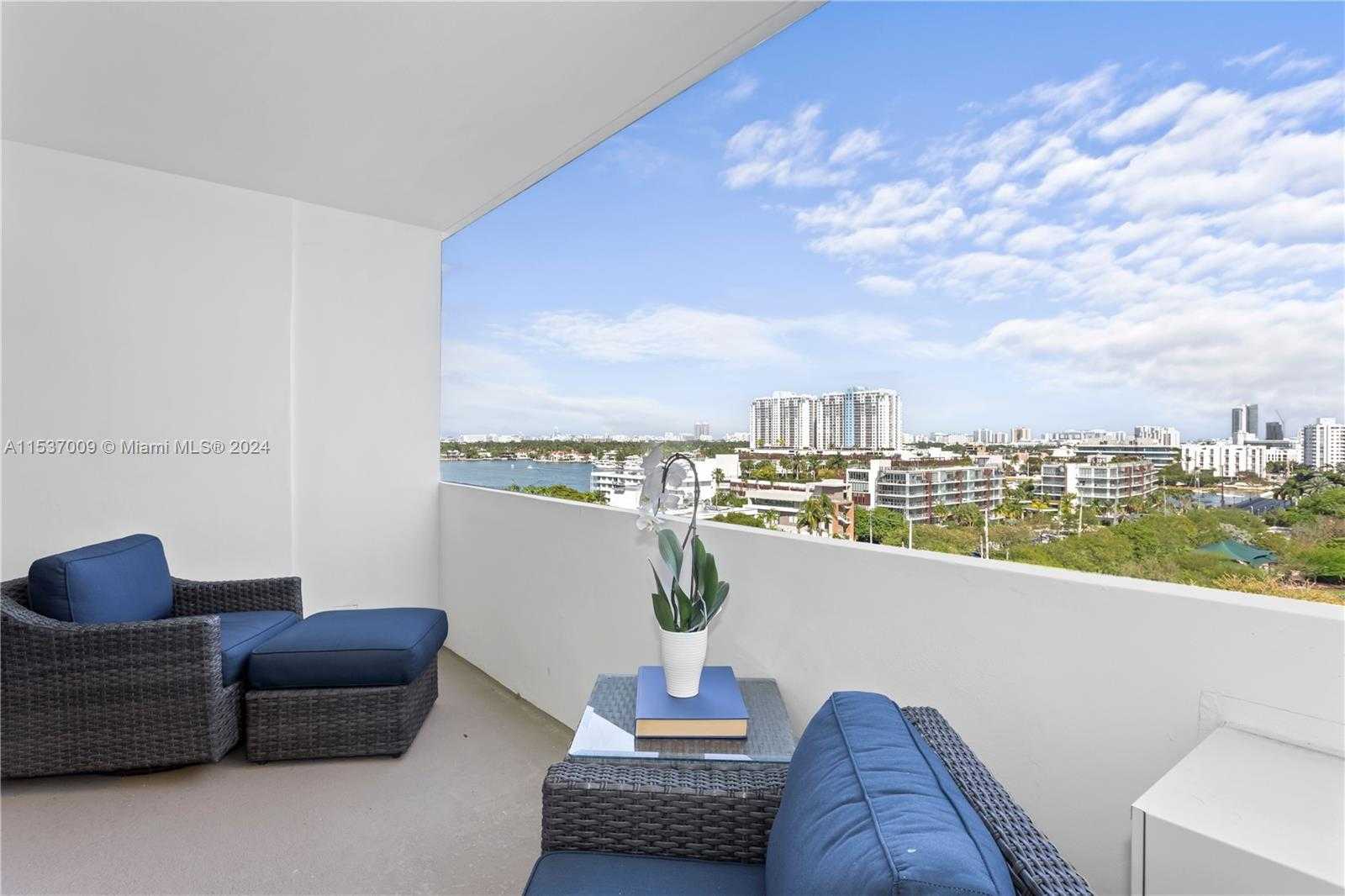 photo 1: 3 Island Ave Unit 10K, Miami Beach FL 33139