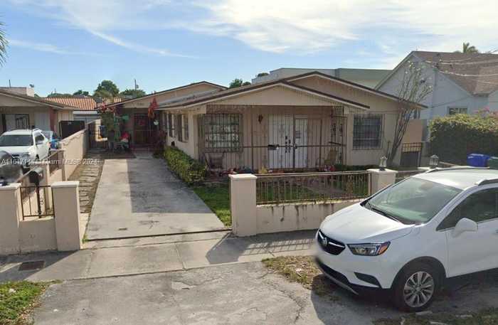 photo 1: 2752 SW 3rd St, Miami FL 33135