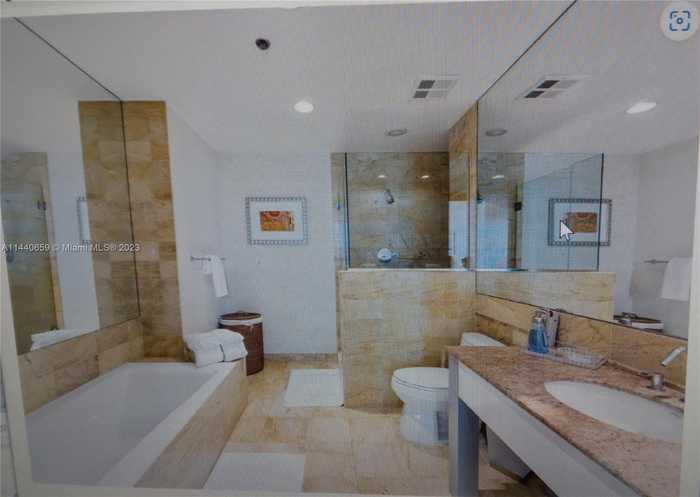 photo 13: 1395 Brickell Ave Unit 2802, Miami FL 33131