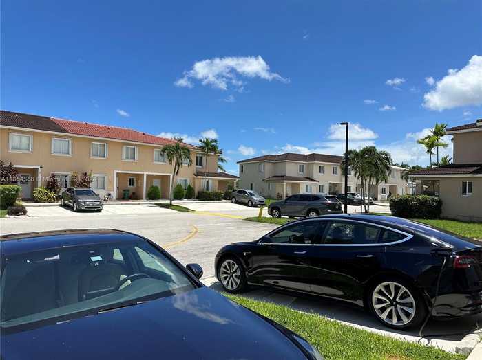 photo 2: 17480 SW 140th Ct Unit 17480, Miami FL 33177