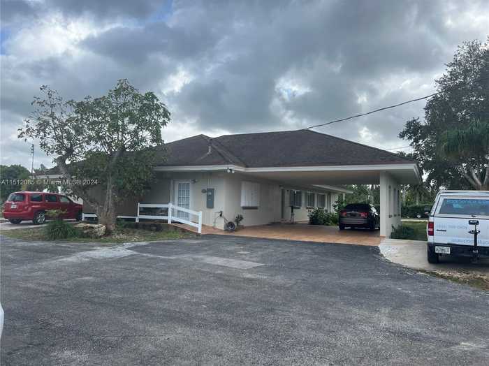 photo 1: 24301 SW 192nd Ave, Homestead FL 33031