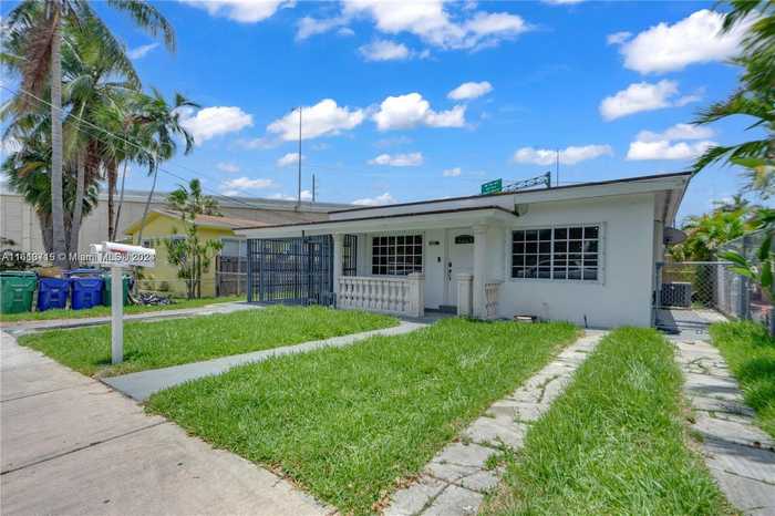 photo 2: 1011 NW 23rd Ave, Miami FL 33125