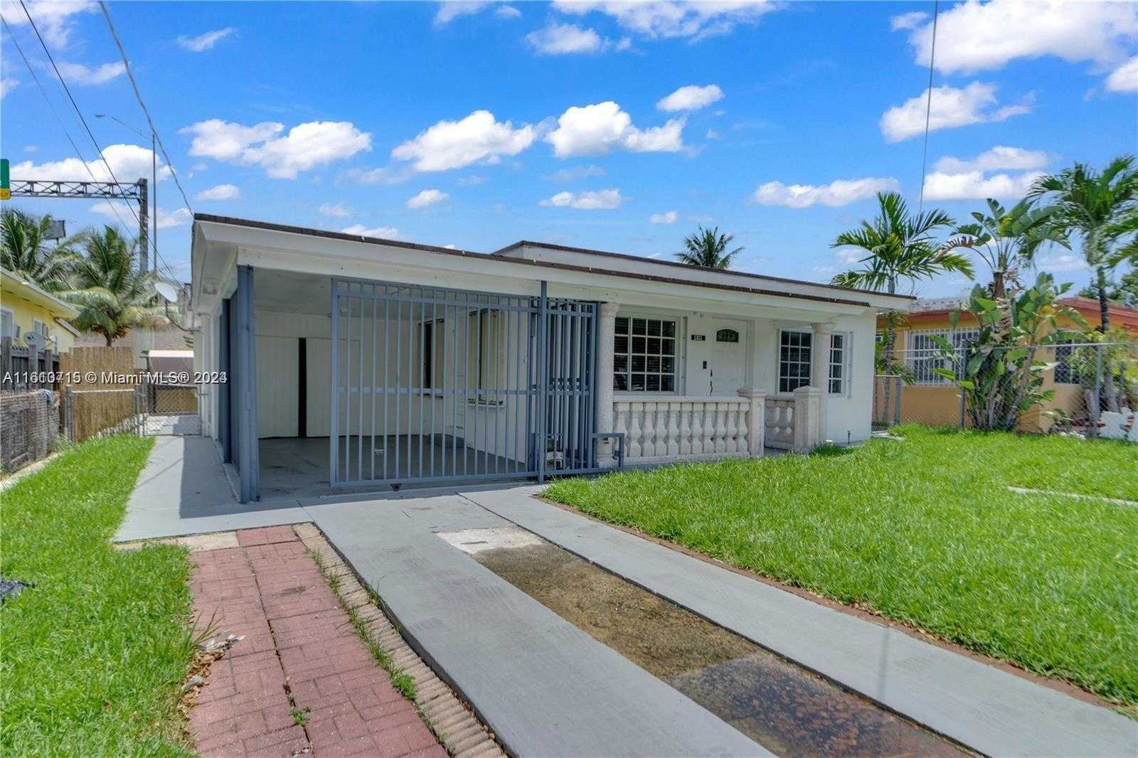 photo 3: 1011 NW 23rd Ave, Miami FL 33125