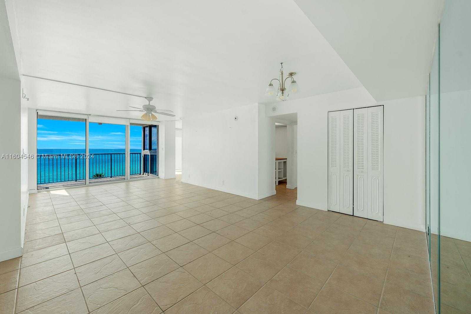 photo 3: 2655 Collins Ave Unit 1012, Miami Beach FL 33140