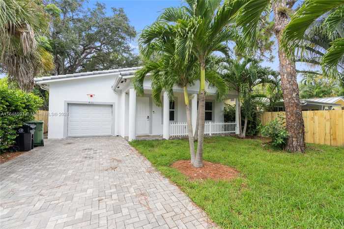 photo 2: 411 SW 12th Ave, Fort Lauderdale FL 33312