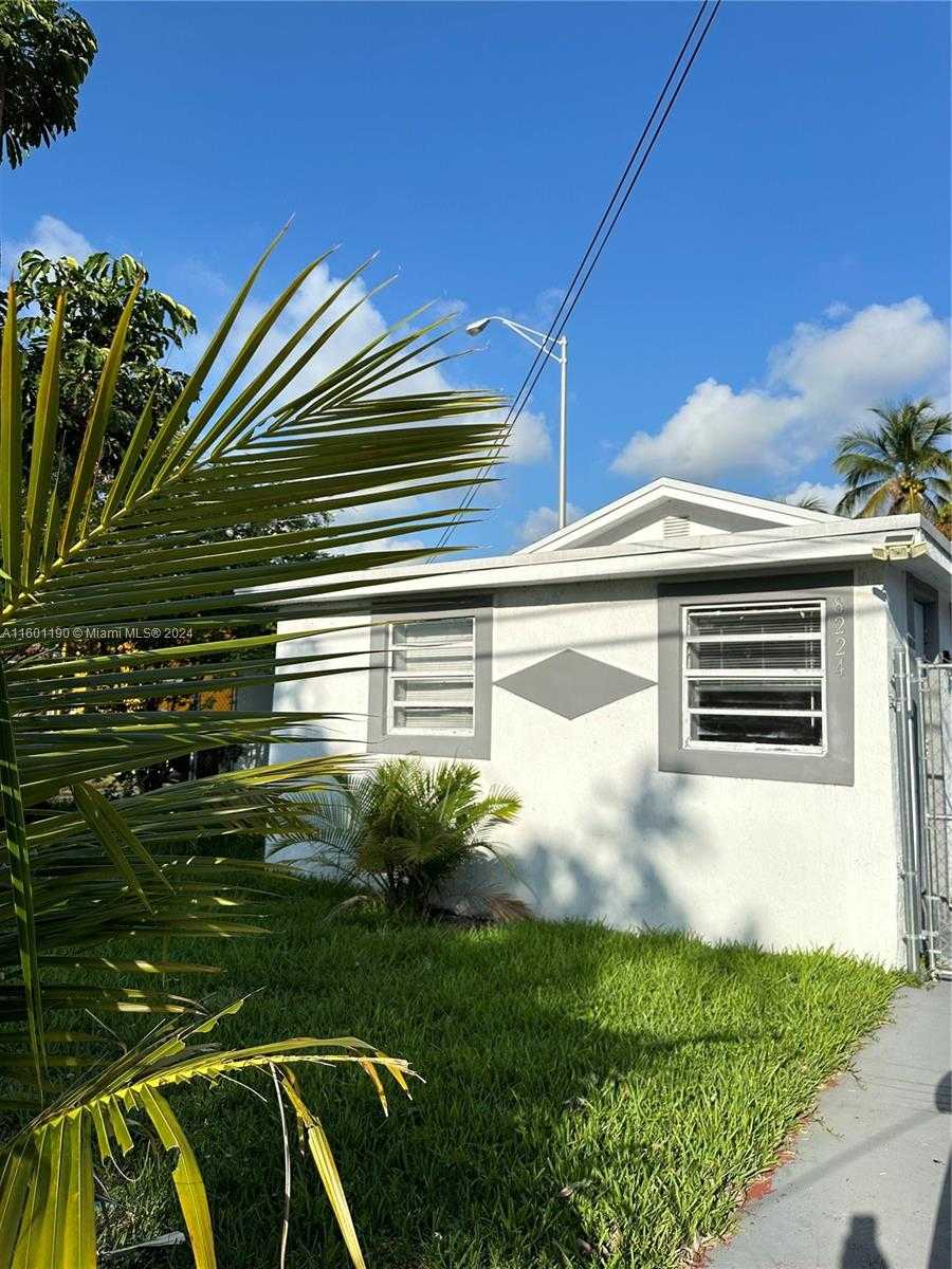 photo 2: 8224 NW 1st Pl, Miami FL 33150