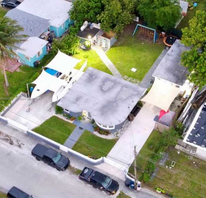 photo 32: 340 NE 170th St, North Miami Beach FL 33162