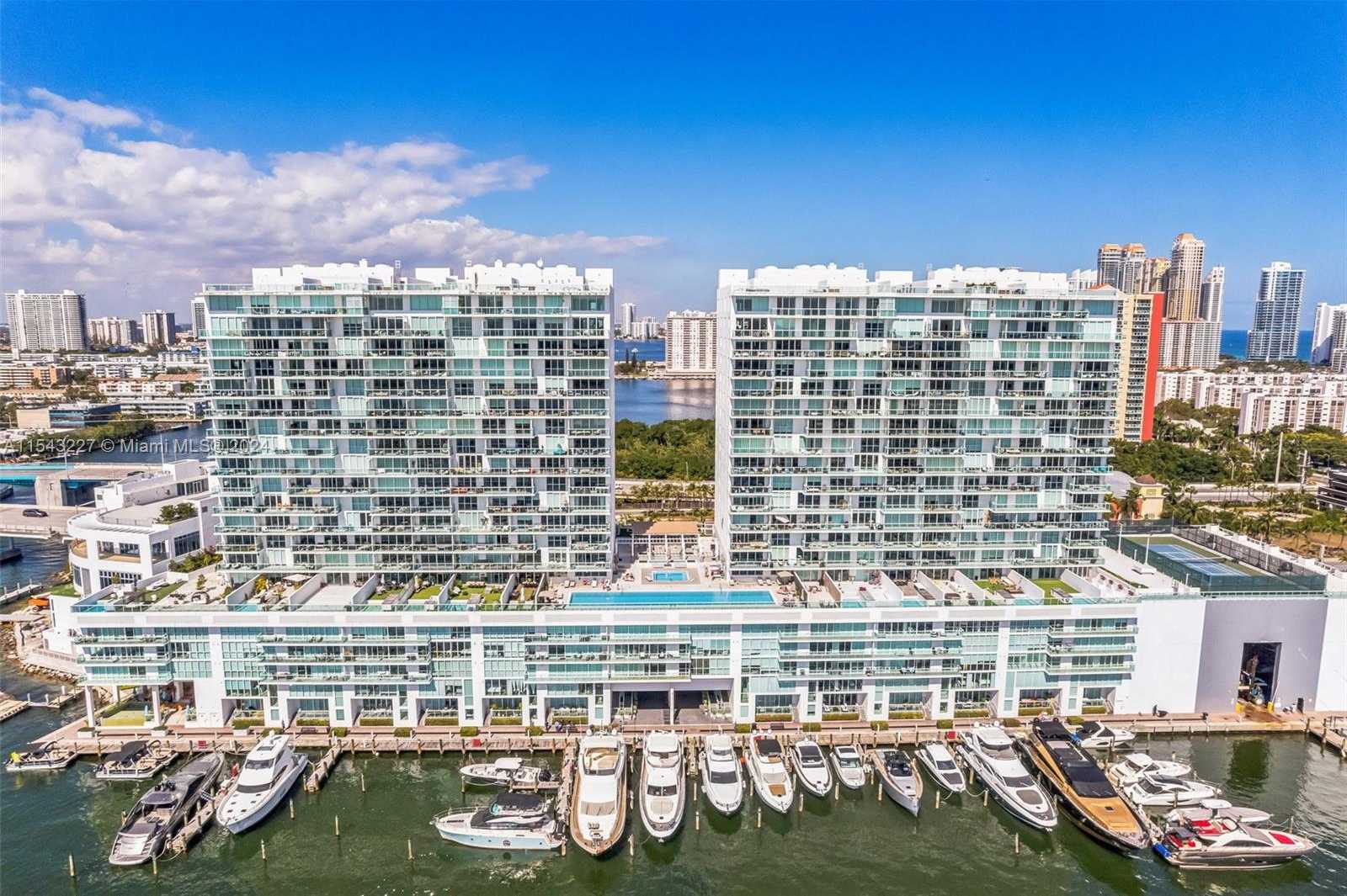 photo 1: Unit 916, Sunny Isles Beach FL 33160