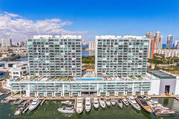 photo 1: Unit 916, Sunny Isles Beach FL 33160