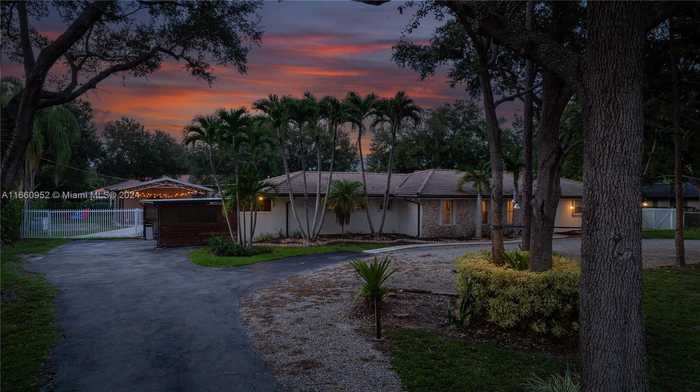 photo 38: 8831 SW 124th St, Miami FL 33176