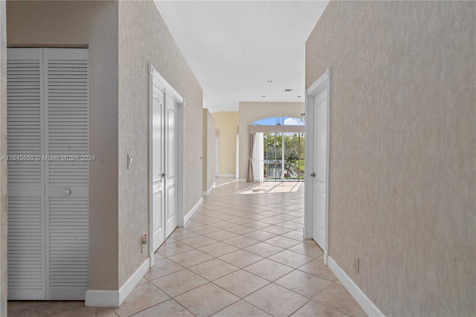 photo 3: 7580 NW 87th Way, Tamarac FL 33321