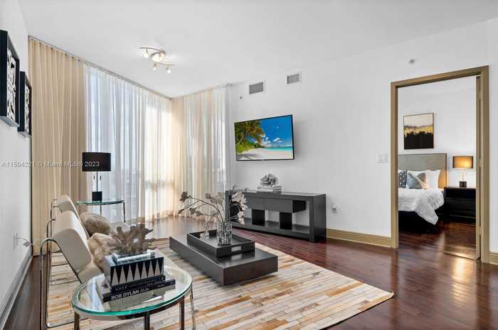 photo 2: 18201 Collins Ave Unit 1208, Sunny Isles Beach FL 33160