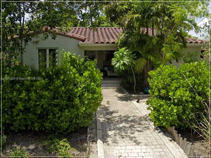 photo 1: 8818 Abbott Ave, Surfside FL 33154