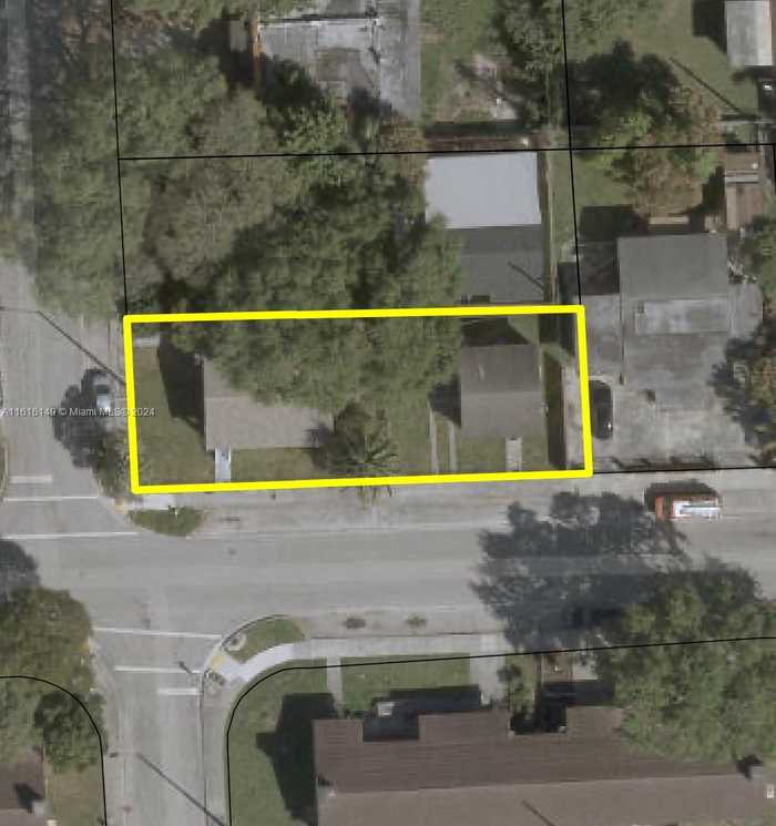 photo 1: 261 NW 67th St, Miami FL 33150