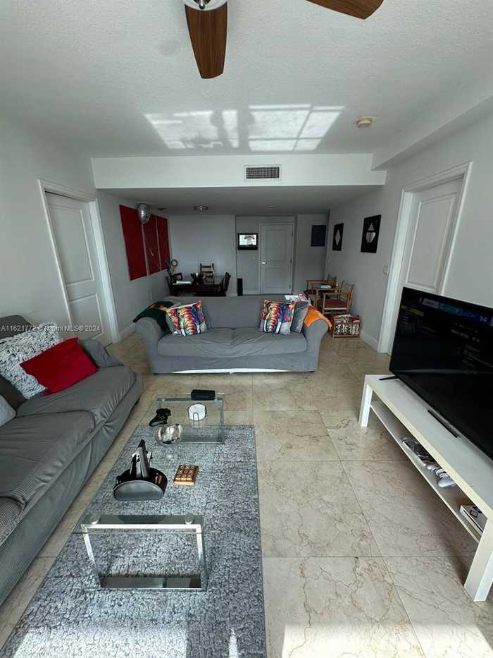 photo 2: 1250 S Miami Ave Unit 903, Miami FL 33130