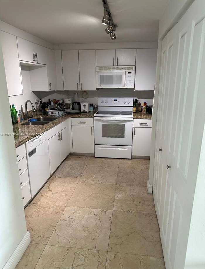 photo 5: 1250 S Miami Ave Unit 903, Miami FL 33130