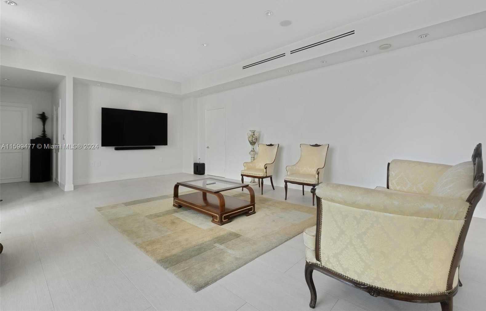 photo 3: 150 Sunny Isles Blvd Unit 1-TS2, Sunny Isles Beach FL 33160