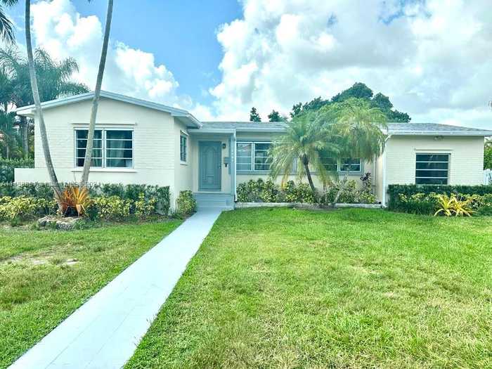 photo 1: 6752 SW 52nd St, Miami FL 33155