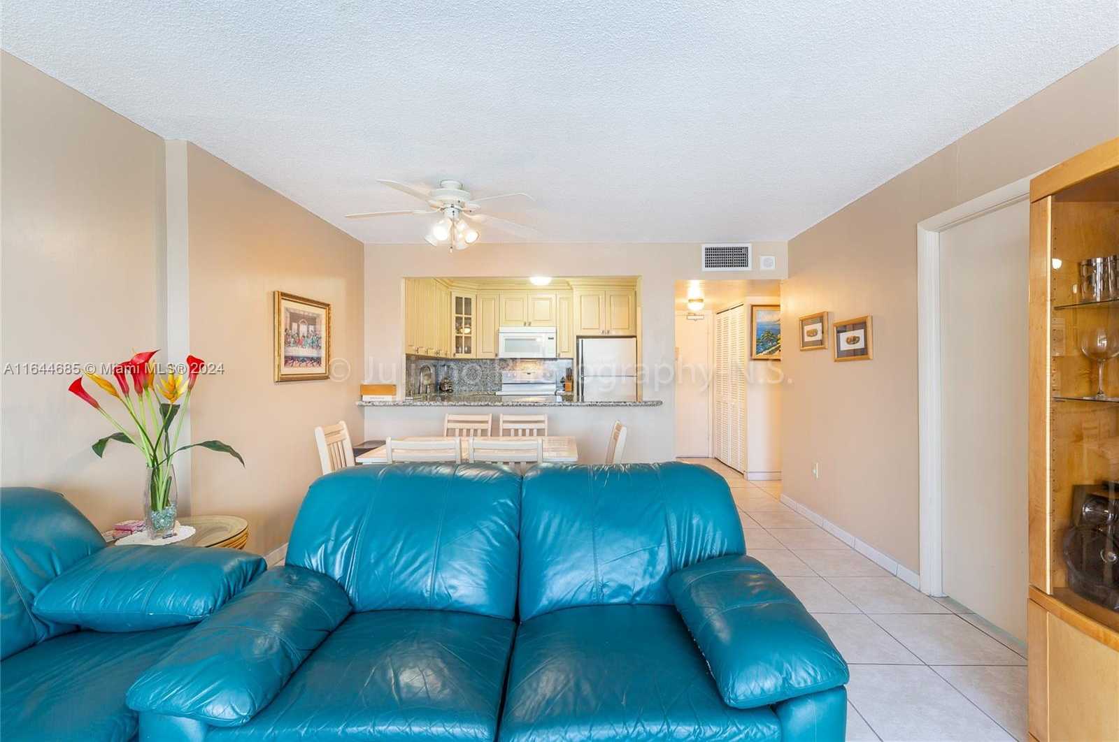 photo 3: 401 Ocean Dr Unit 1109, Miami Beach FL 33139