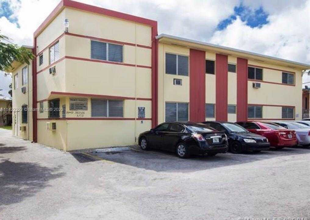 photo 2: 71 NW 76th St Unit 16, Miami FL 33150